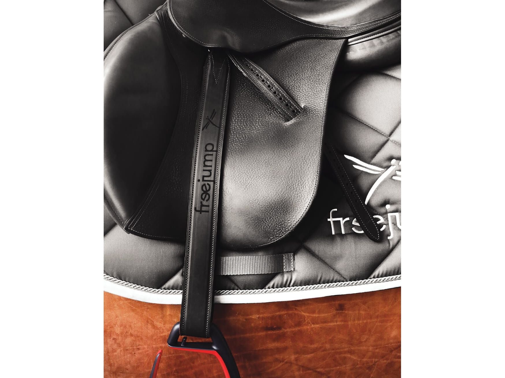 classic wide stirrup leathers - equestrian equipment