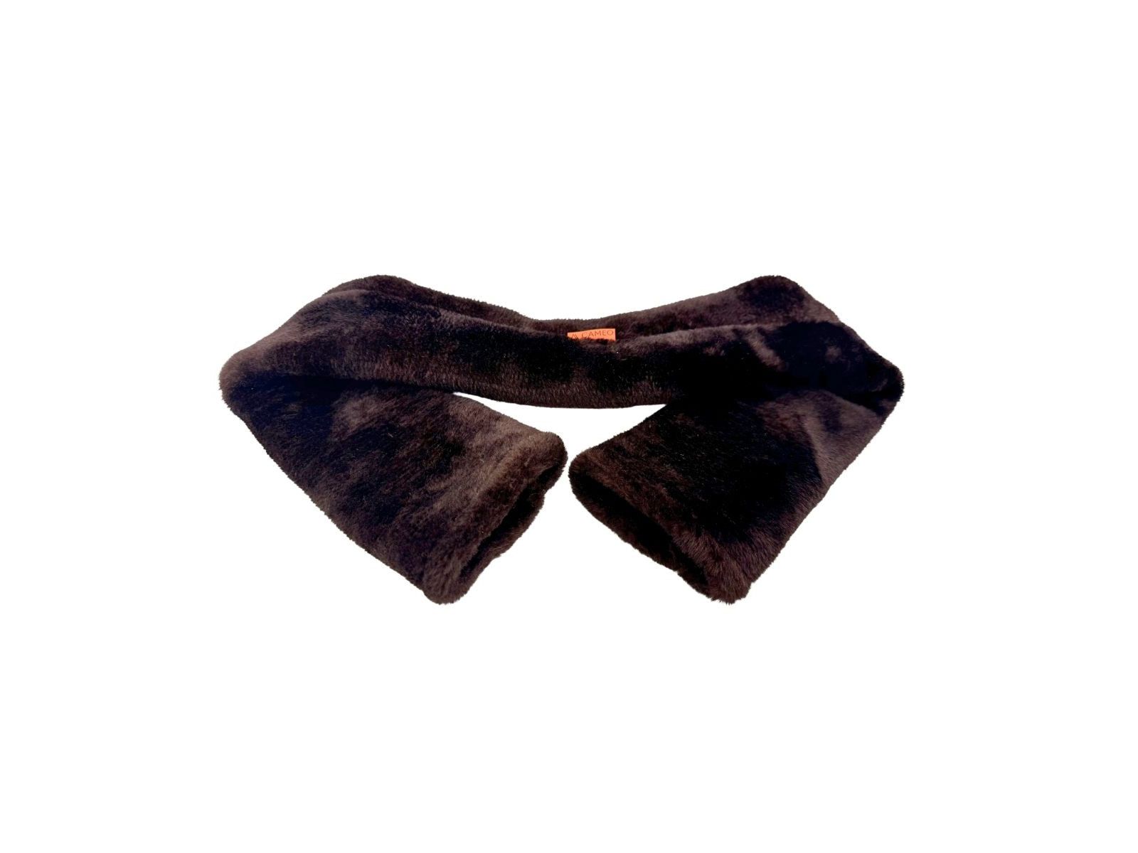 Fur Girth Sleeve side view