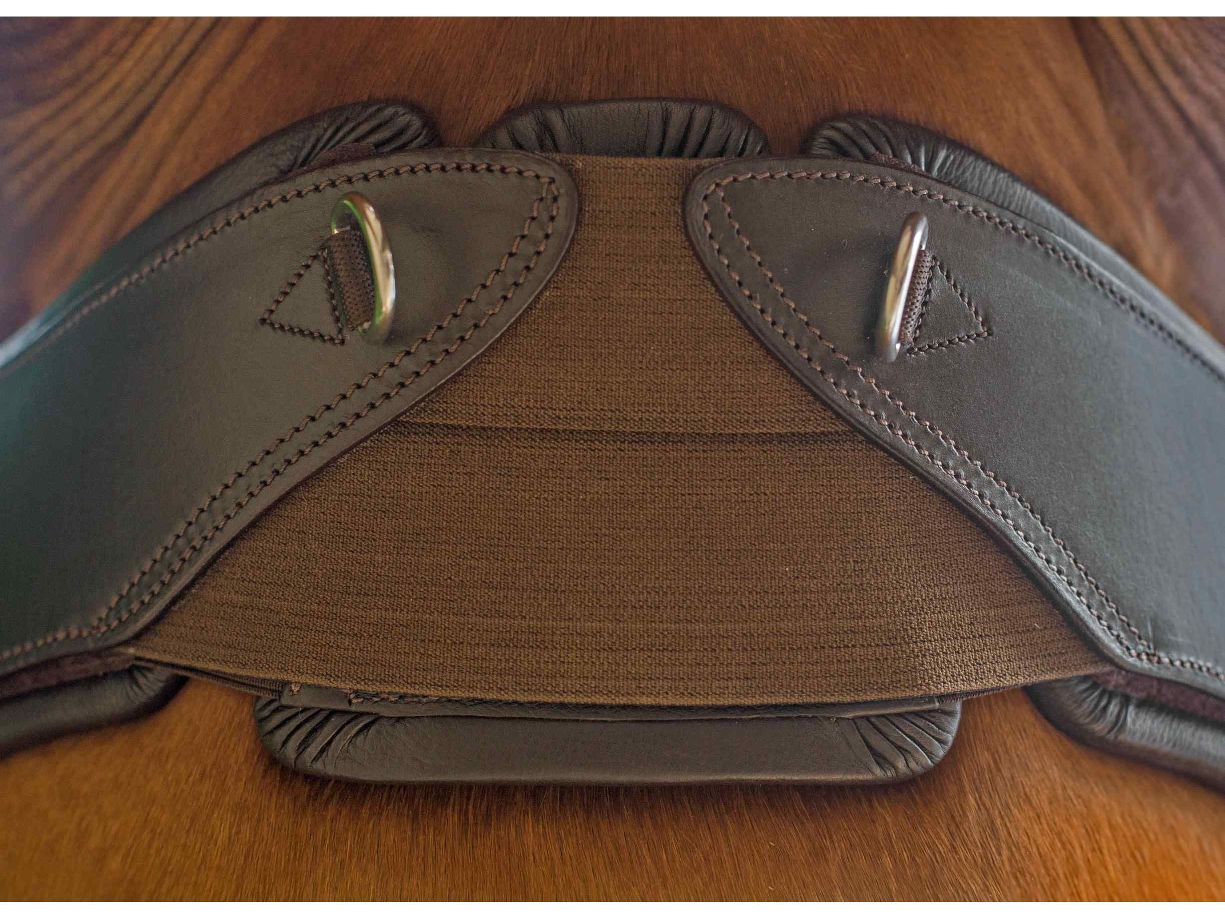 Ultra Comfort Anatomic Girth close-up
