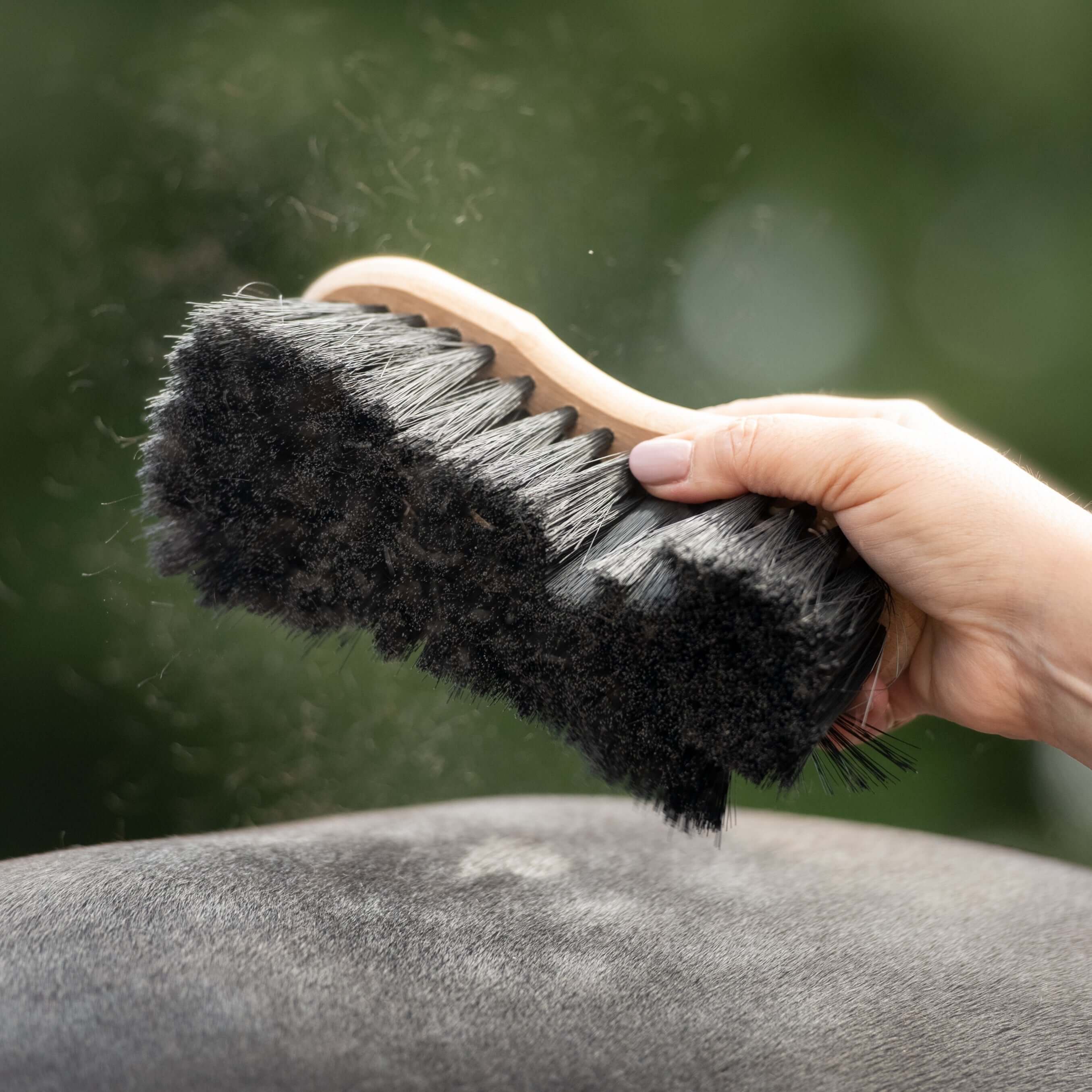 borstiq shaped soft flick brush - equestrian equipment