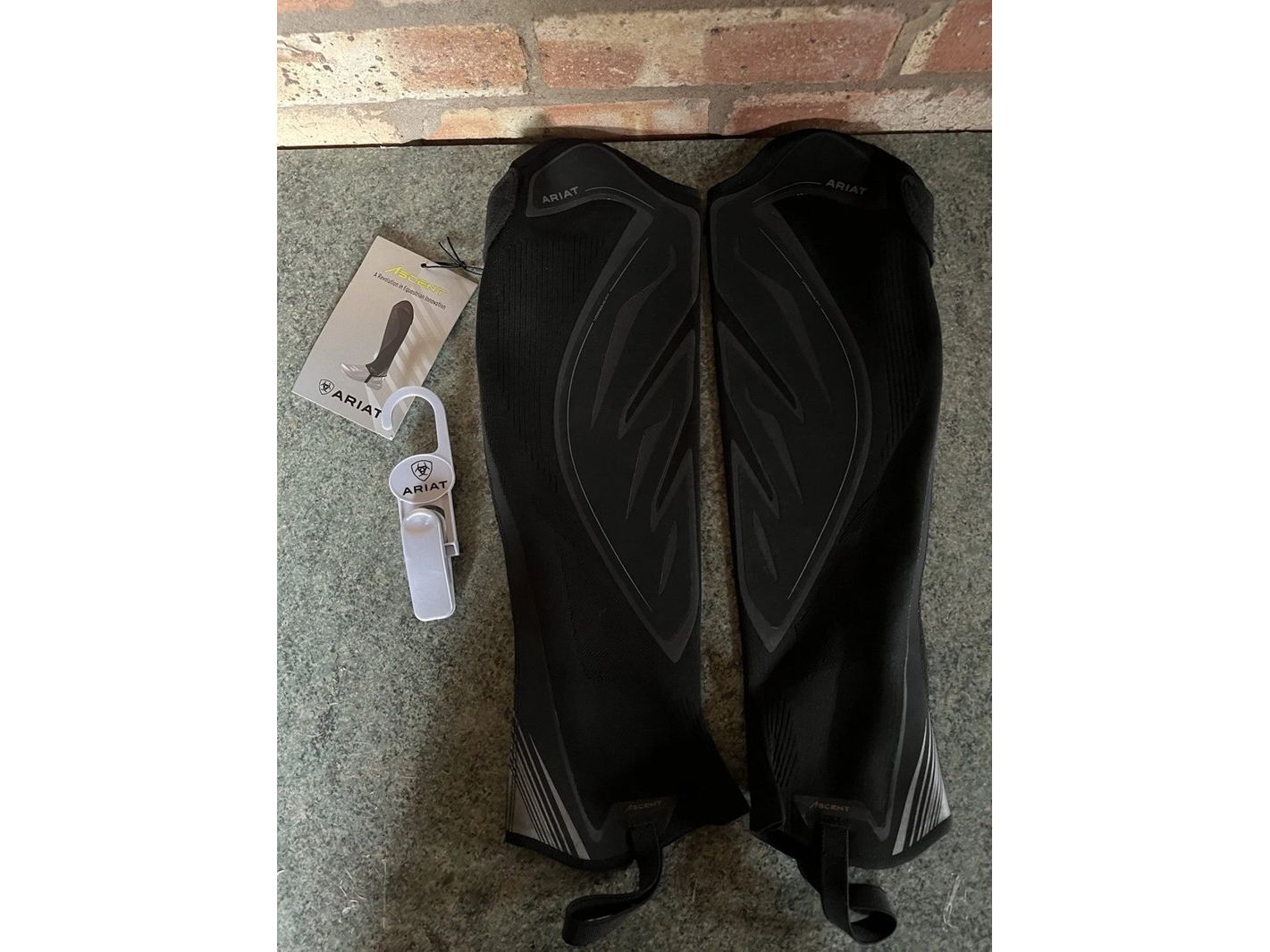 Ariat Ascent Half Chap Small/medium Black Knit RRP £70