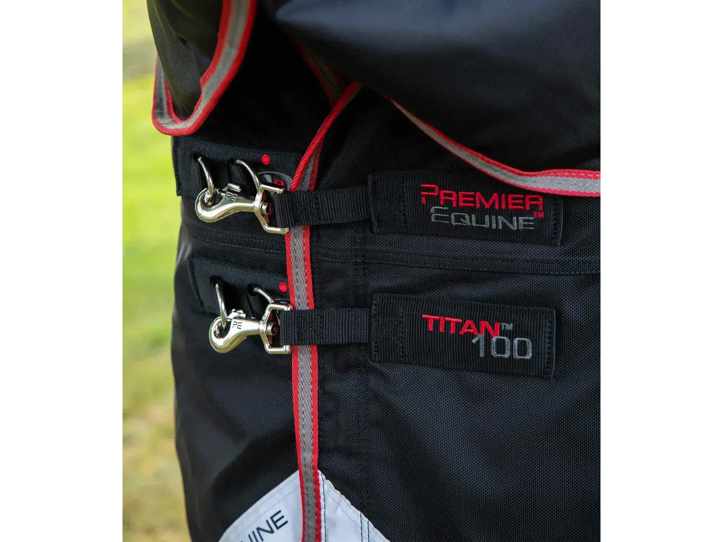 Premier Equine Titan 100g Turnout Rug with Snug-Fit Neck Cover