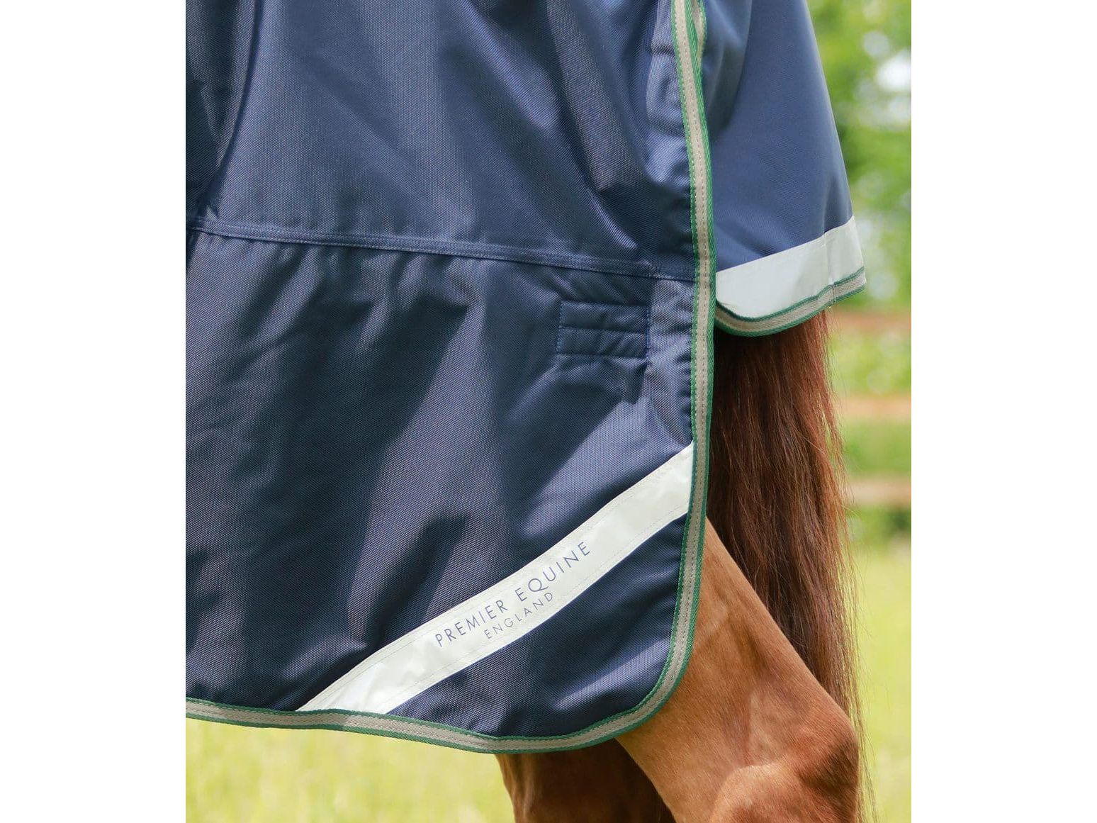 Premier Equine Titan 40g Turnout Rug with Snug-Fit Neck Cover