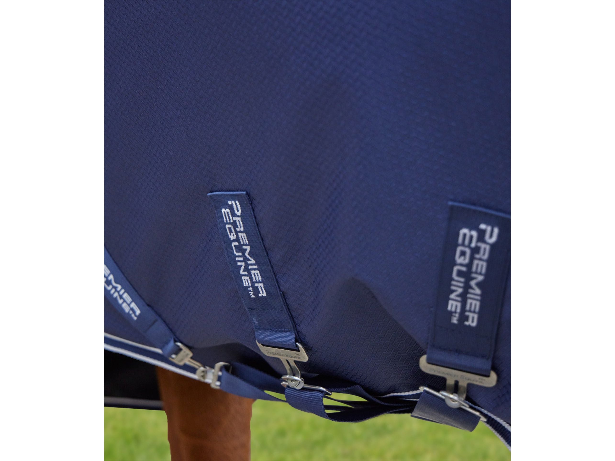 Stratus 600D Series 100g Turnout Rug with Classic Neck Cover