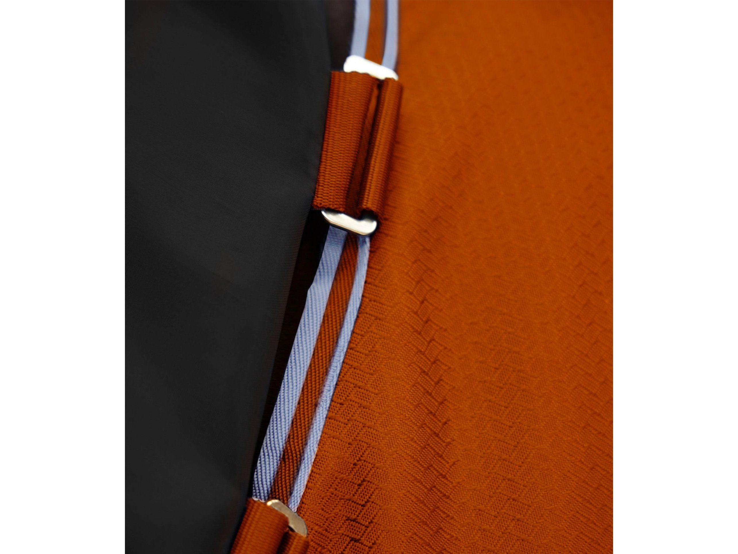 Stratus 600D Series 200g Turnout Rug with Classic Neck Cover
