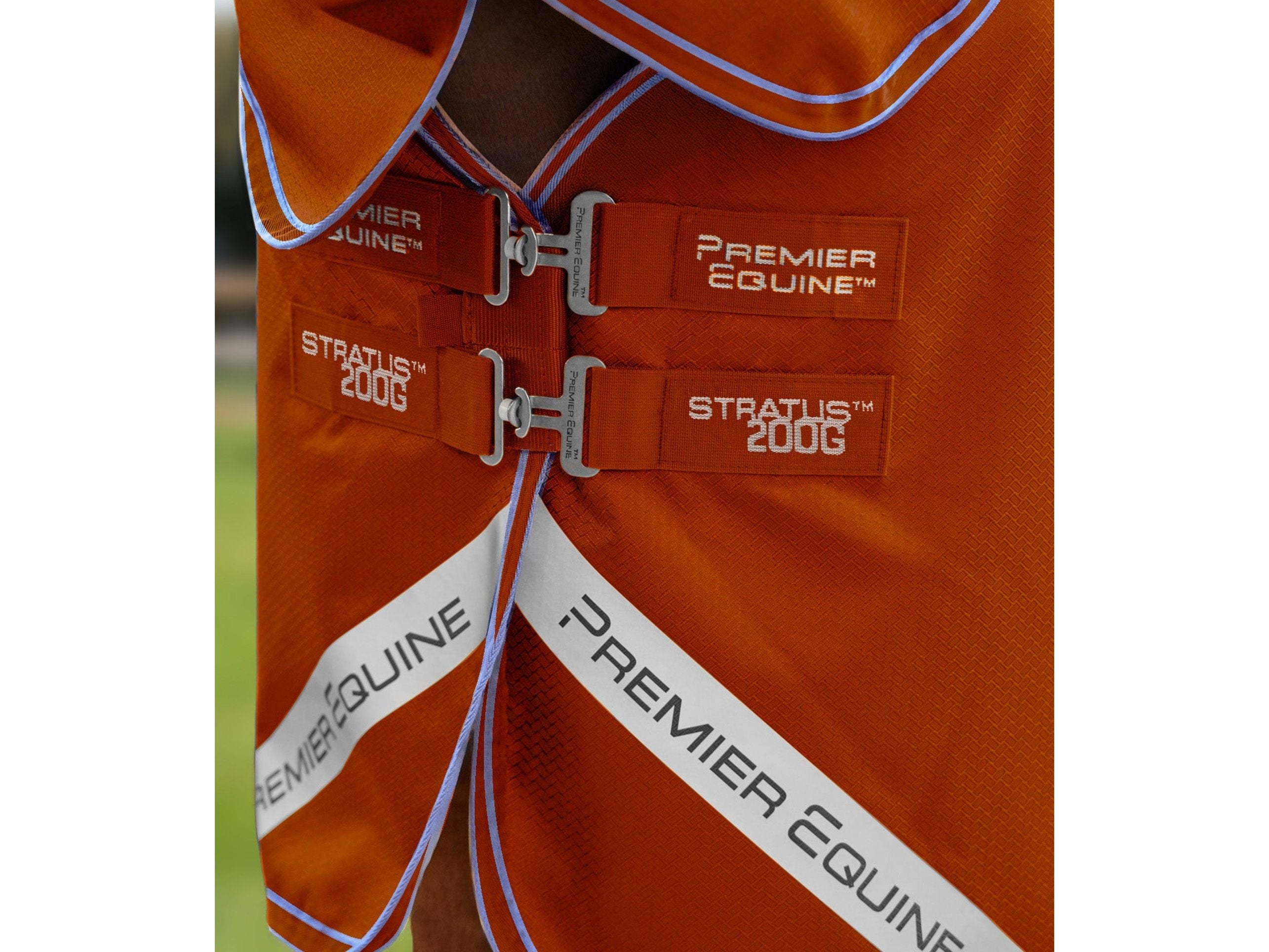 Stratus 600D Series 200g Turnout Rug with Classic Neck Cover