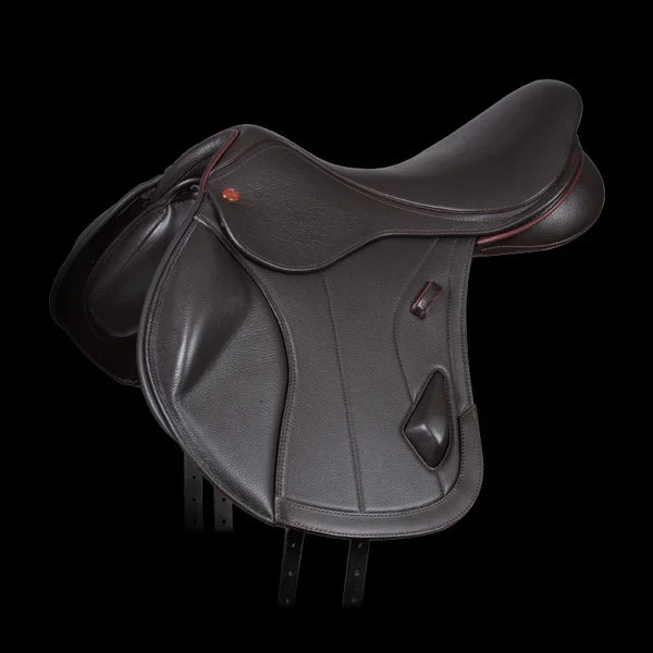 Saddle in a jump style in black