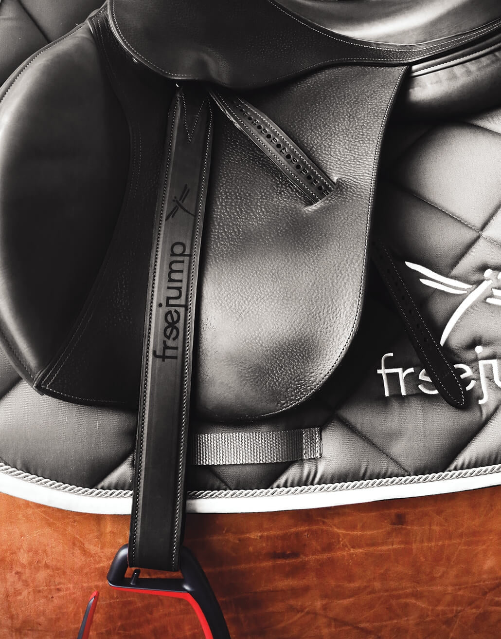 classic wide stirrup leathers - equestrian equipment