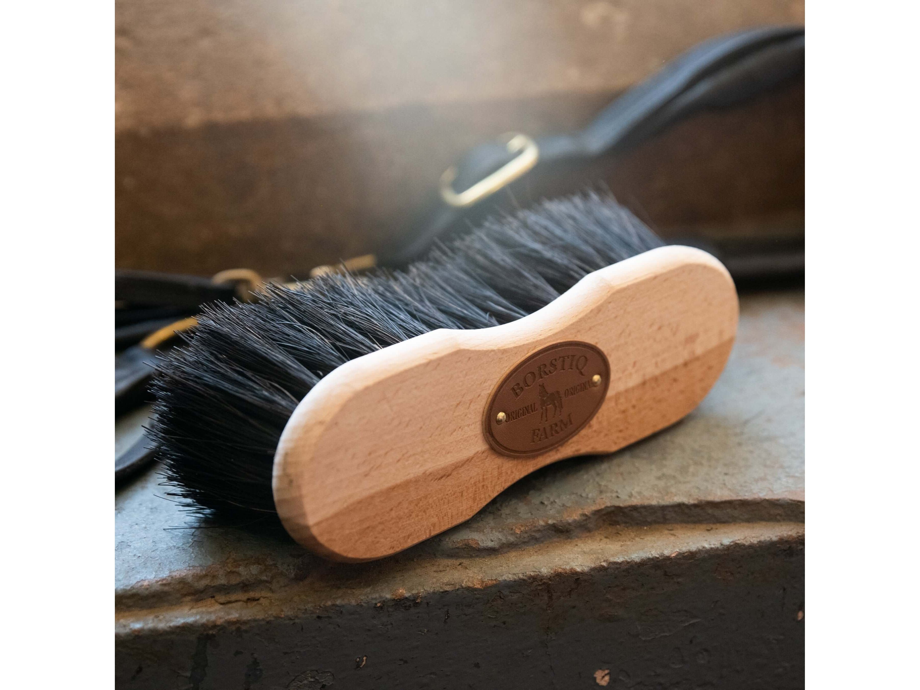 borstiq shaped arenga horse brush - equestrian equipment
