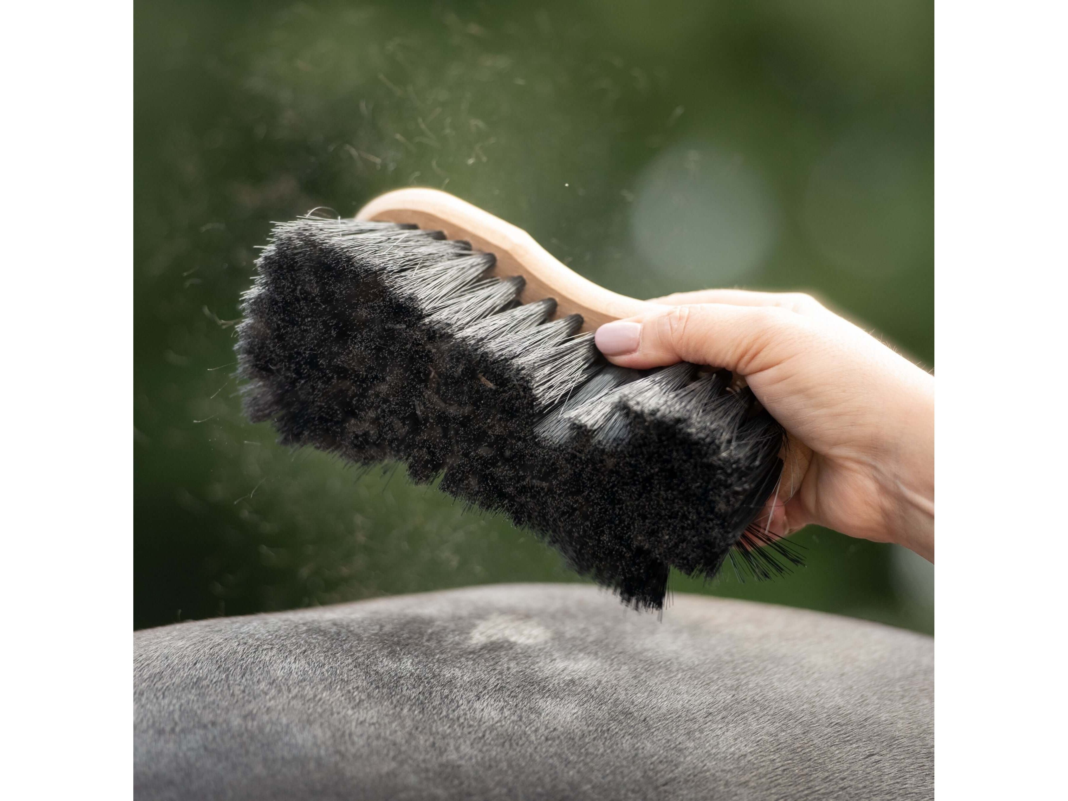 borstiq shaped soft flick brush - equestrian equipment