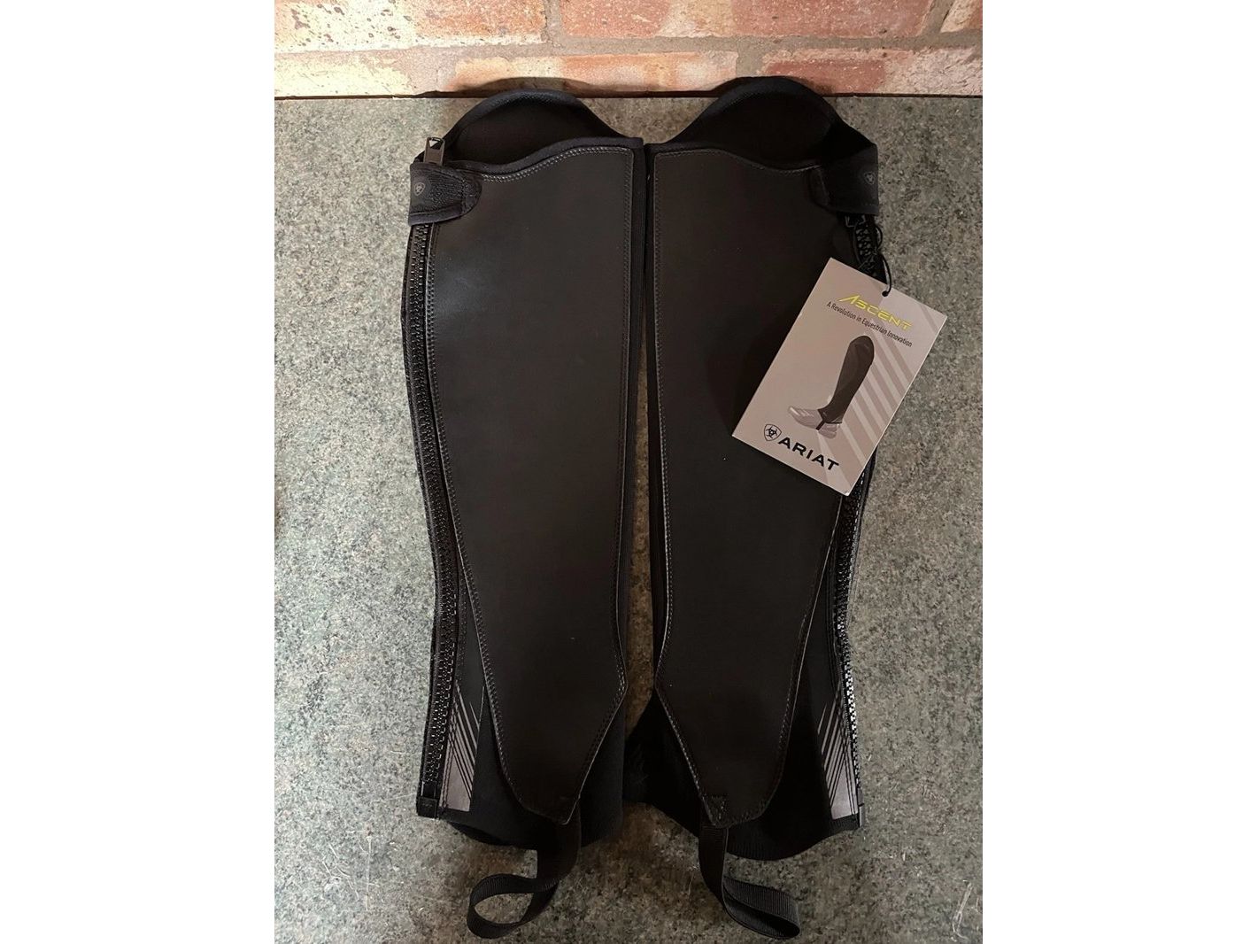 Ariat Ascent Half Chap Small/medium Black Knit RRP £70