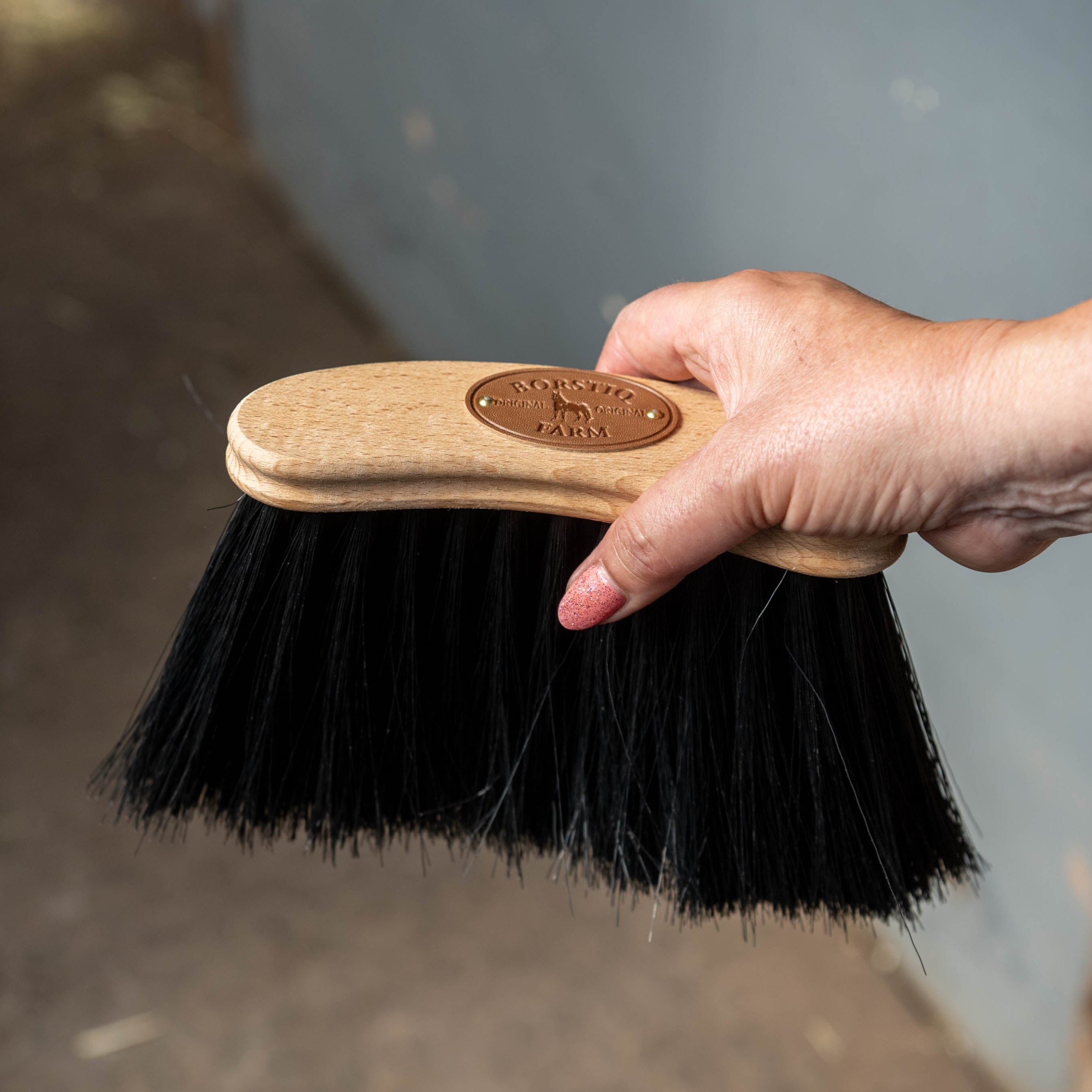 borstiq banana maxi soft flick brush - equestrian equipment