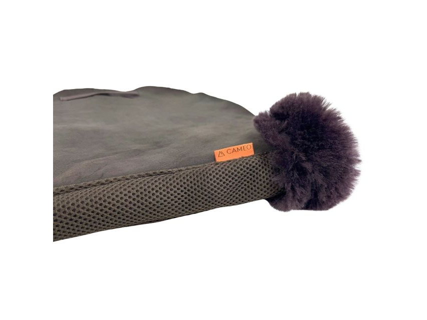 Lambswool Numnah / Working Hunter close-up