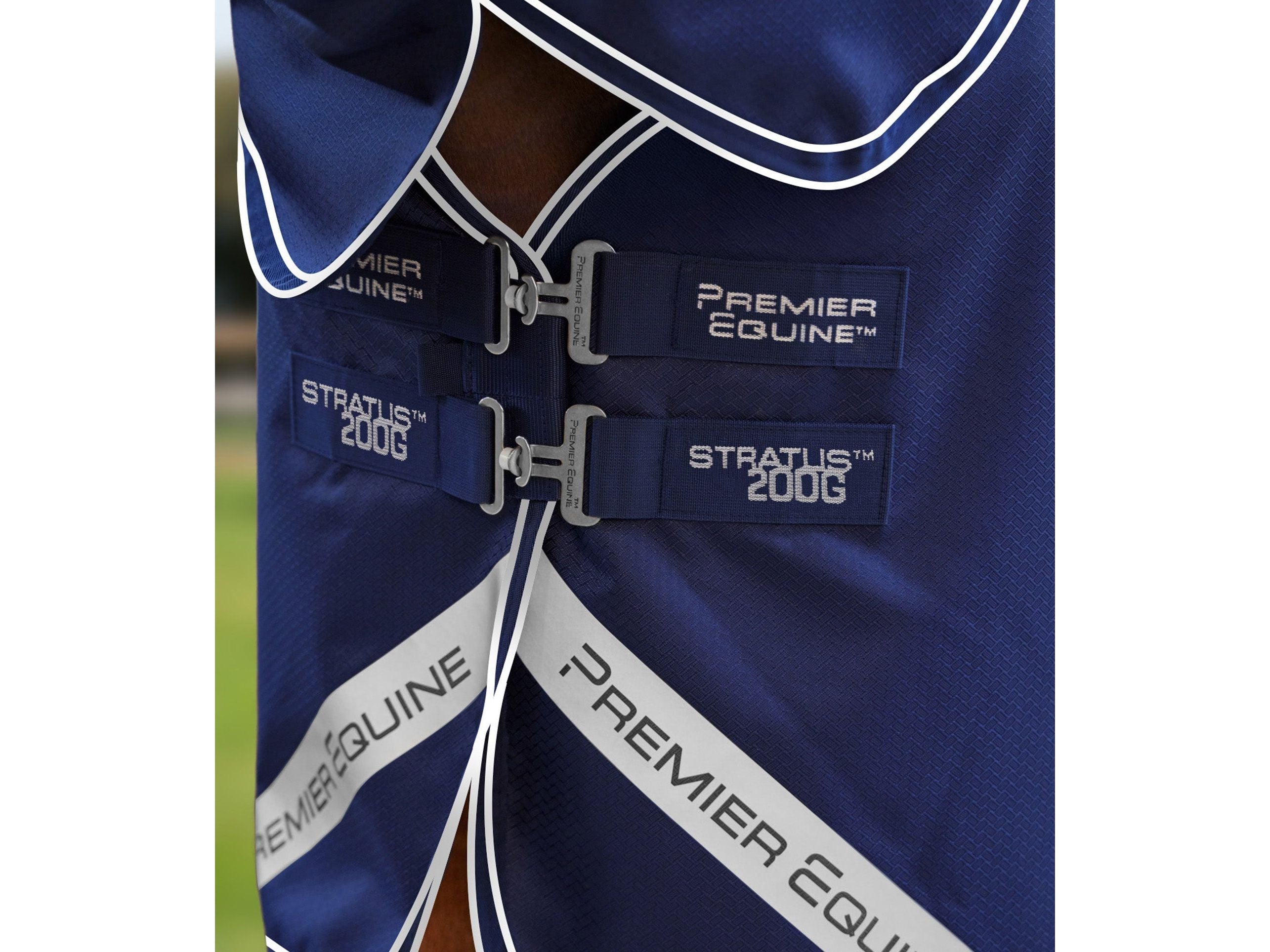 Stratus 600D Series 200g Turnout Rug with Classic Neck Cover