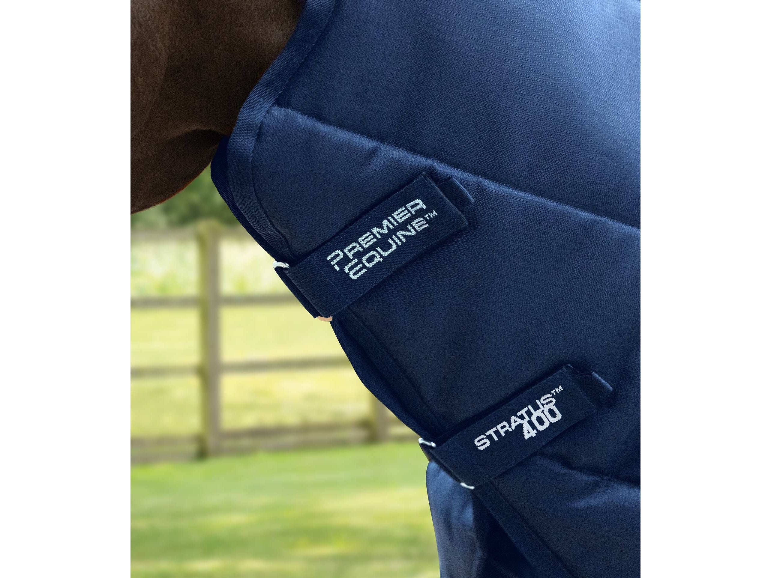 Stratus Stable Rug 400g with Neck Cover